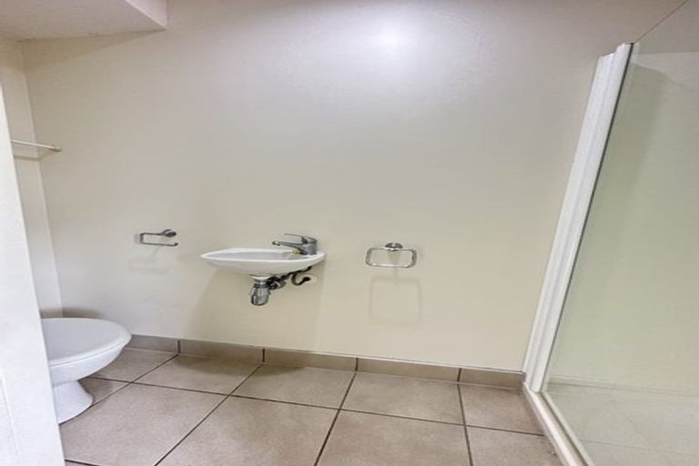 Photo of property in 40 Albionvale Road, Glen Eden, Auckland, 0602