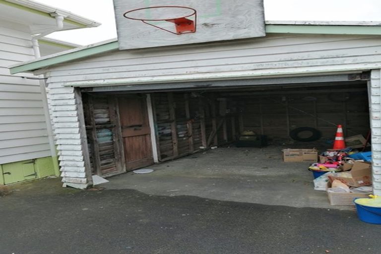 Photo of property in 1/3170 Great North Road, New Lynn, Auckland, 0600