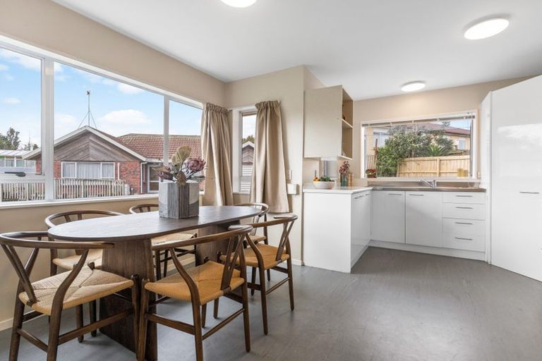 Photo of property in 63 Sabulite Road, Kelston, Auckland, 0602