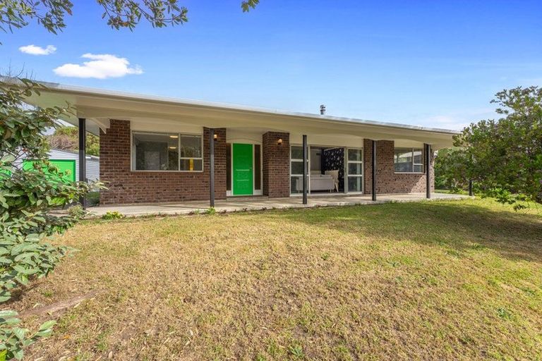 Photo of property in 62 Queens Road, Waikanae Beach, Waikanae, 5036