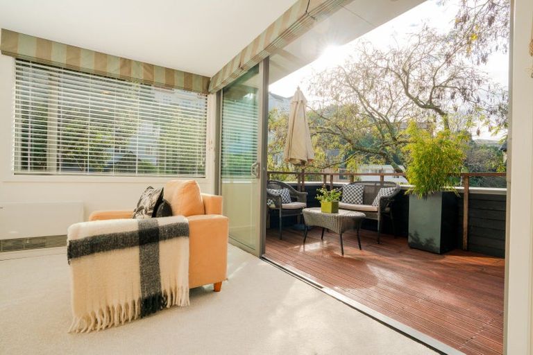 Photo of property in 35a Ngaio Road, Kelburn, Wellington, 6012