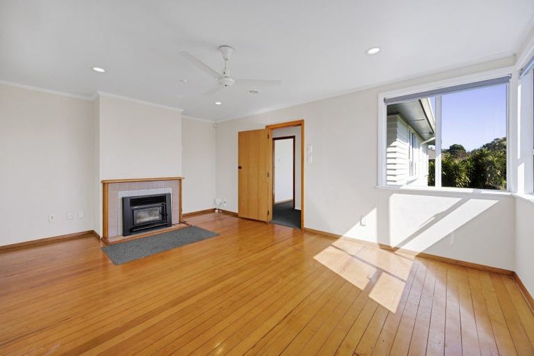 Photo of property in 22 Whitcombe Road, Opunake, 4616