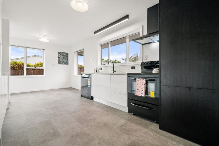 Photo of property in 31 Horton Place, Avondale, Christchurch, 8061