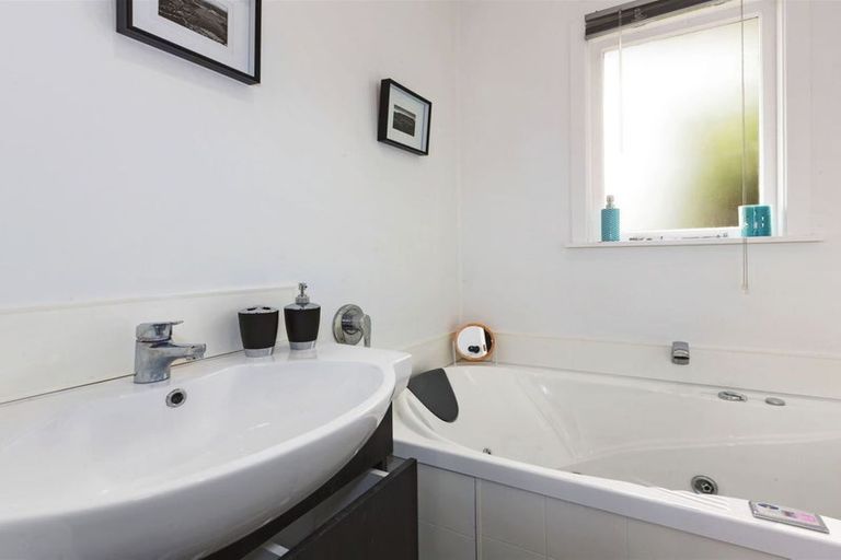 Photo of property in 129 Conclusion Street, Ascot Park, Porirua, 5024