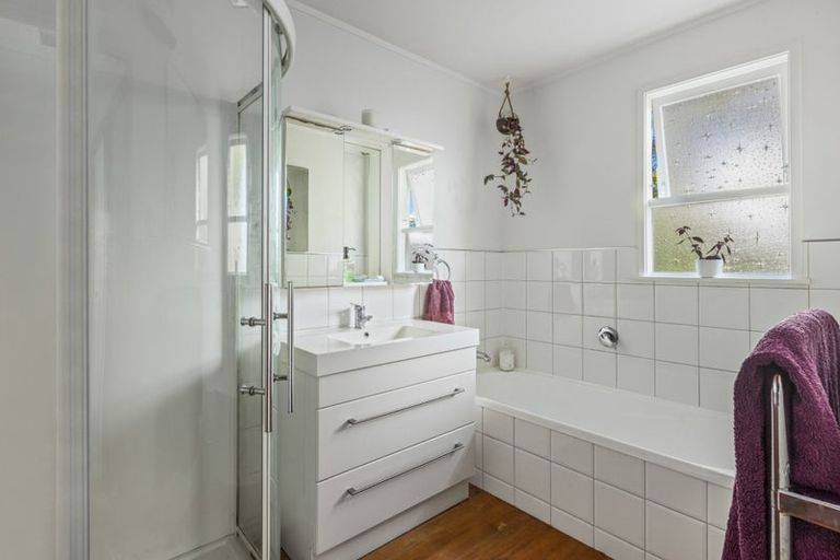 Photo of property in 46 Normanton Street, Glenfield, Auckland, 0629