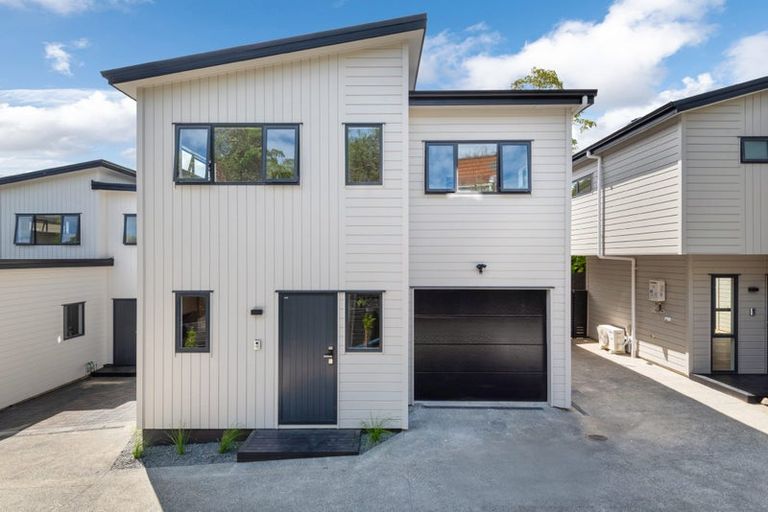 Photo of property in 11c Dianthus Place, Browns Bay, Auckland, 0630