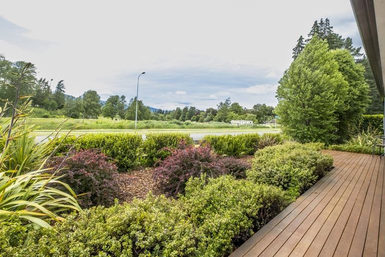 Photo of property in 2 Tennyson Close, Hanmer Springs, 7334