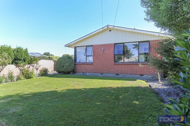 Photo of property in 58 Greendale Avenue, Avonhead, Christchurch, 8042