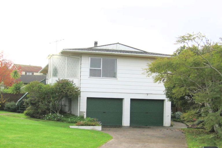 Photo of property in 8 Thorburn Avenue, Red Beach, 0932