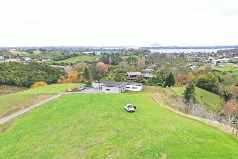 Photo of property in 48 Te Auhi Way, Welcome Bay, Tauranga, 3112