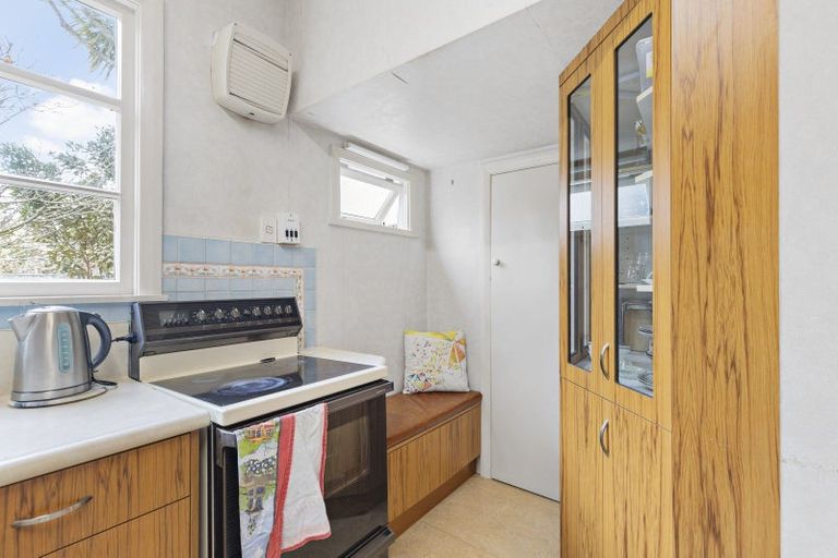 Photo of property in 212 Victoria Avenue, Hokowhitu, Palmerston North, 4410