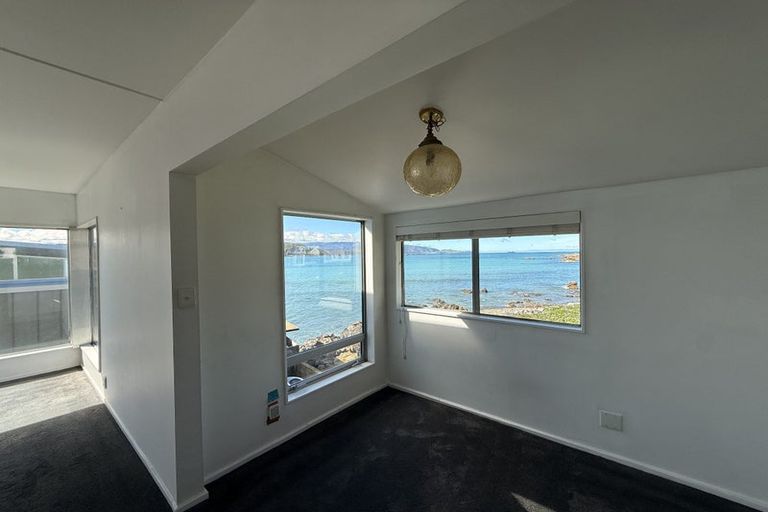 Photo of property in 281 Queens Drive, Lyall Bay, Wellington, 6022