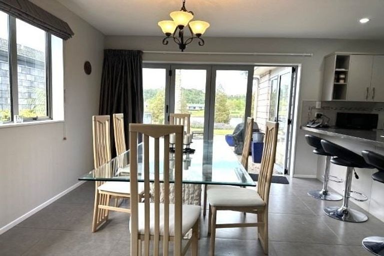 Photo of property in 37 Scoria Close, Pyes Pa, Tauranga, 3112