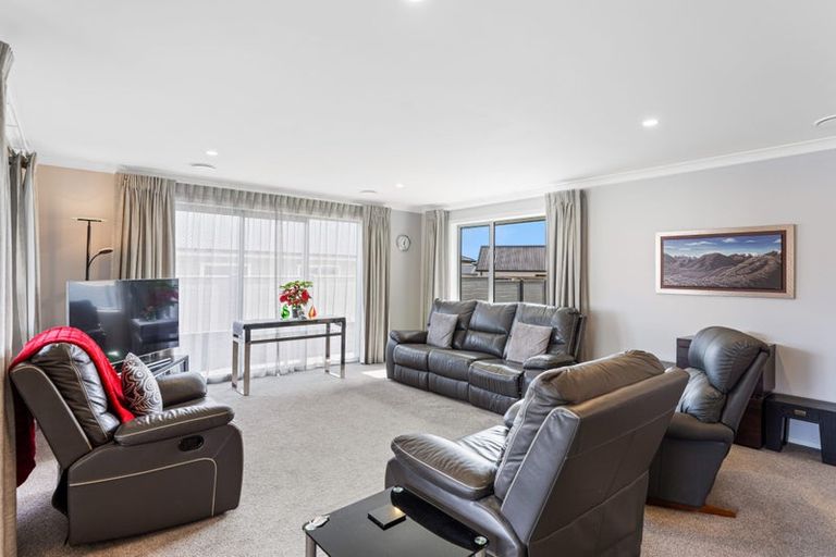 Photo of property in 168 Karuhiruhi Street, Waikanae, 5036