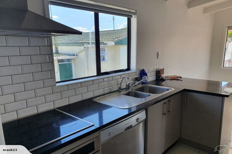 Photo of property in 119 Universal Drive, Henderson, Auckland, 0610