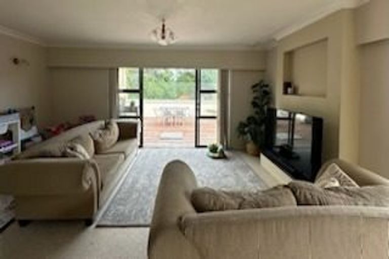 Photo of property in 2 Grammar School Road, Pakuranga, Auckland, 2010