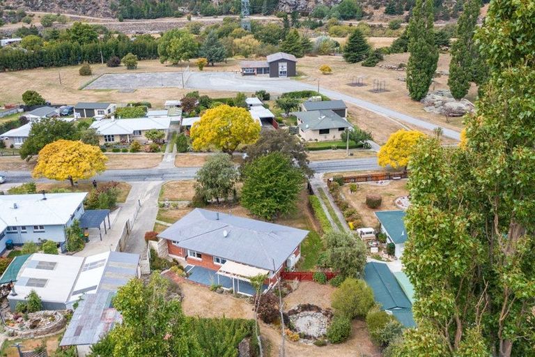 Photo of property in 13 Tamblyn Drive, Lake Roxburgh Village, Roxburgh, 9571