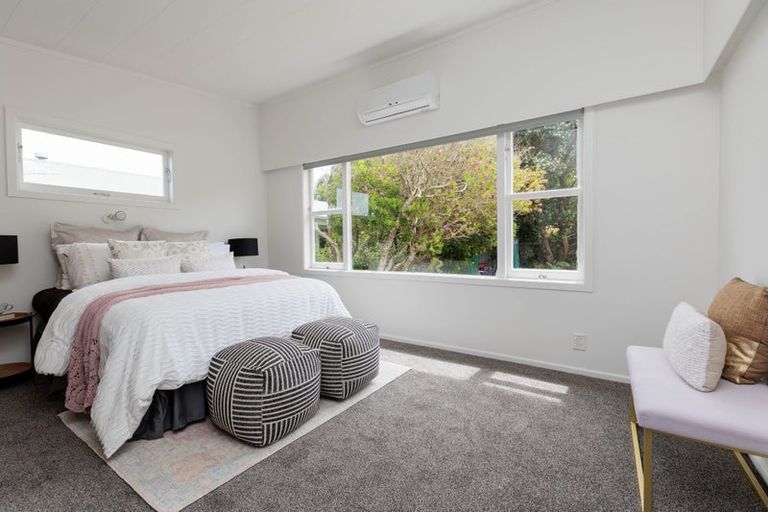 Photo of property in 16 City View Grove, Harbour View, Lower Hutt, 5010