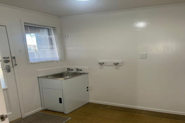 Photo of property in 12 Edwin Freeman Place, Ranui, Auckland, 0612