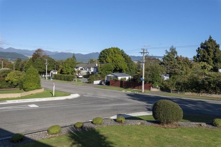 Photo of property in 1 Argyle Avenue, Levin, 5510