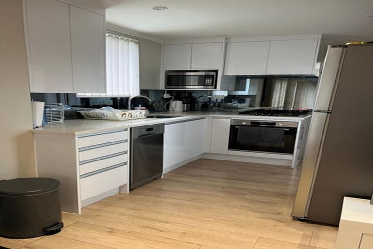 Photo of property in 55b Everglade Drive, Goodwood Heights, Auckland, 2105