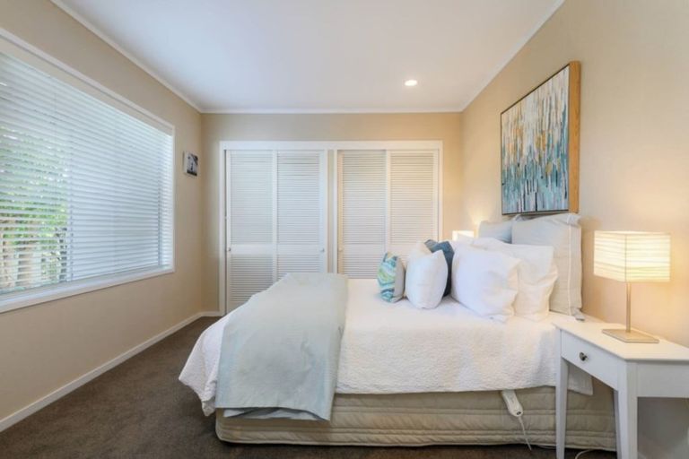 Photo of property in 148 Bleakhouse Road, Mellons Bay, Auckland, 2014