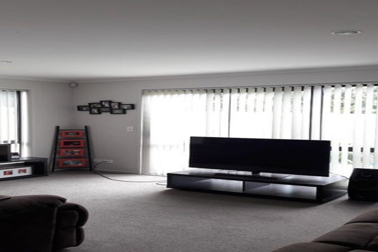 Photo of property in 2 Akeake Lane, Manurewa, Auckland, 2102