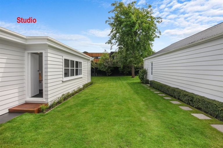 Photo of property in 35 Straven Road, Riccarton, Christchurch, 8011