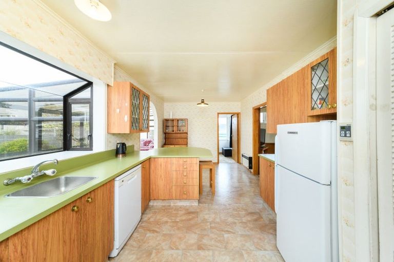 Photo of property in 12 Edwards Place, Terrace End, Palmerston North, 4410