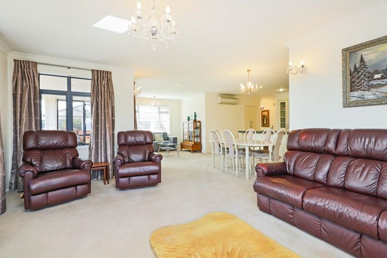 Photo of property in 5 Mana Place, Poraiti, Napier, 4112