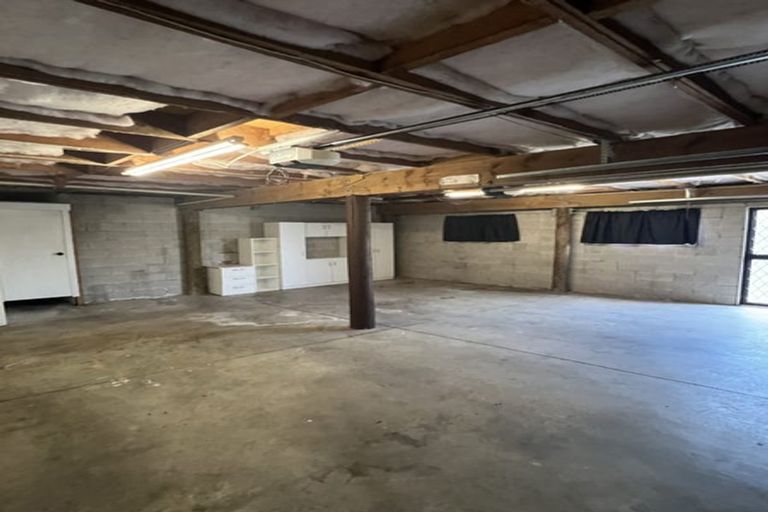 Photo of property in 28 Goodwood Drive, Goodwood Heights, Auckland, 2105