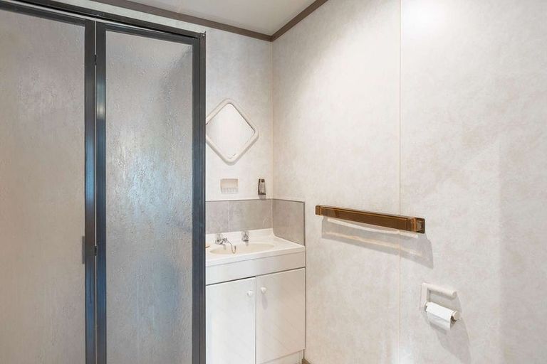 Photo of property in 6 Frimley Terrace, Waikanae Beach, Waikanae, 5036