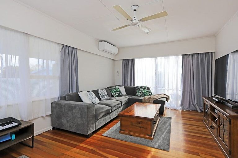 Photo of property in 16 Mangarau Crescent, Havelock North, 4130