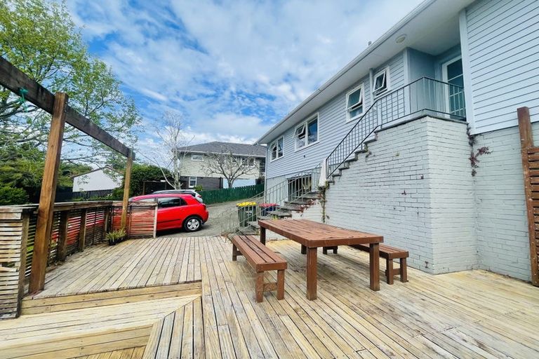 Photo of property in 9 Dolbear Street, Titirangi, Auckland, 0604