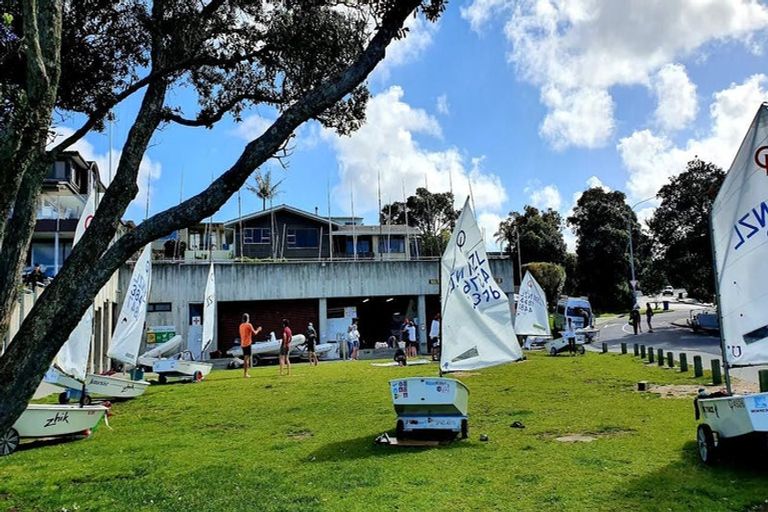 Photo of property in 2/38 Gulf View Road, Murrays Bay, Auckland, 0630