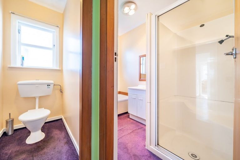 Photo of property in 23 Pinehaven Road, Pinehaven, Upper Hutt, 5019