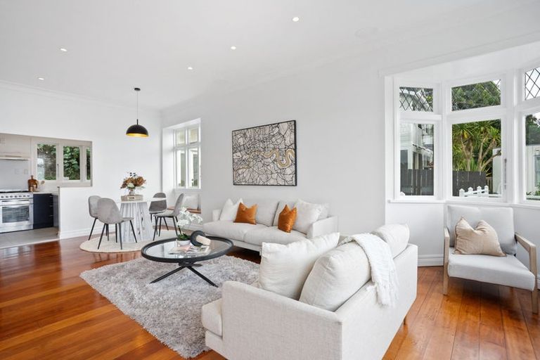 Photo of property in 48 Maida Vale Road, Roseneath, Wellington, 6011