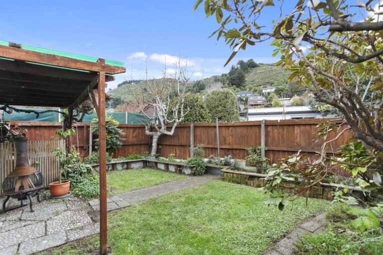 Photo of property in 2/8 Wedgewood Avenue, Cashmere, Christchurch, 8022