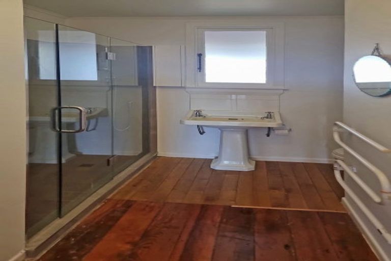 Photo of property in 46 Cologne Street, Martinborough, 5711