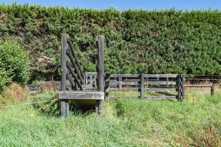 Photo of property in 301 School Road, West Eyreton, Rangiora, 7475