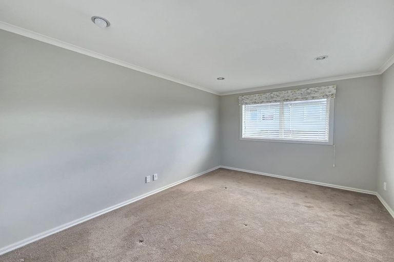 Photo of property in 6b Marina View Drive, West Harbour, Auckland, 0618