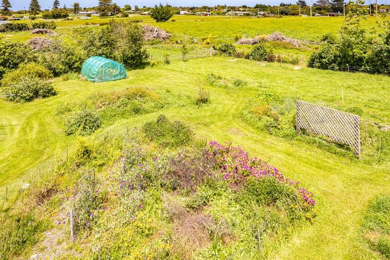 Photo of property in 23 Waitangi Road, Waverley, 4592