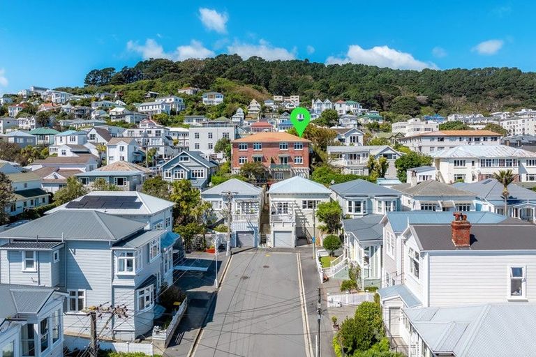 Photo of property in Hamilton Flats, 9a Hawker Street, Mount Victoria, Wellington, 6011