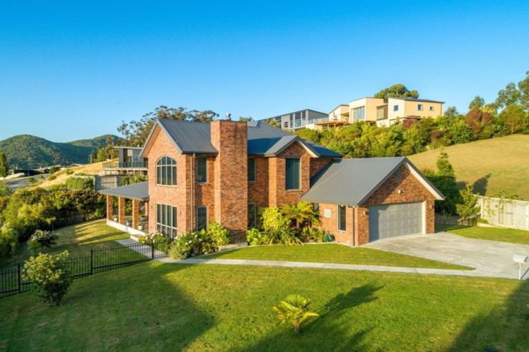 Photo of property in 5 Fantail Heights, Picton, 7220