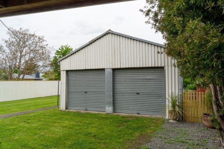 Photo of property in 1 Kempton Street, Greytown, 5712