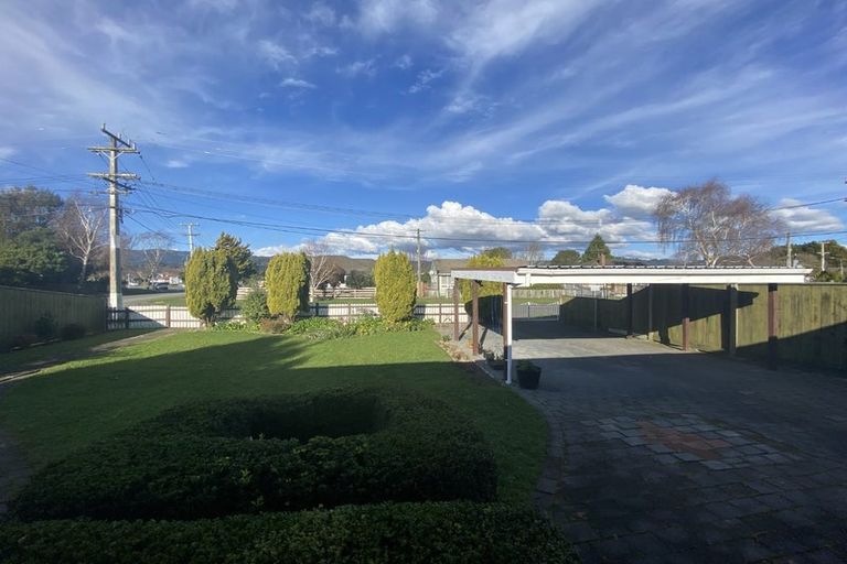 Photo of property in 15 Holdsworth Avenue, Trentham, Upper Hutt, 5018