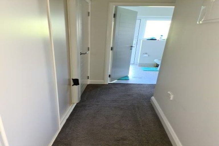 Photo of property in Fountain Court, 11/48 Oriental Parade, Oriental Bay, Wellington, 6011