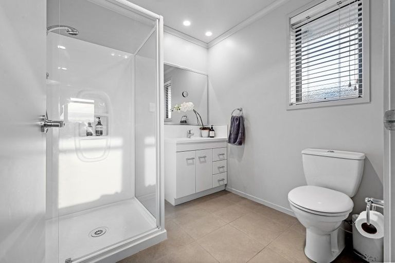 Photo of property in 6 Barometer Way, Pyes Pa, Tauranga, 3112