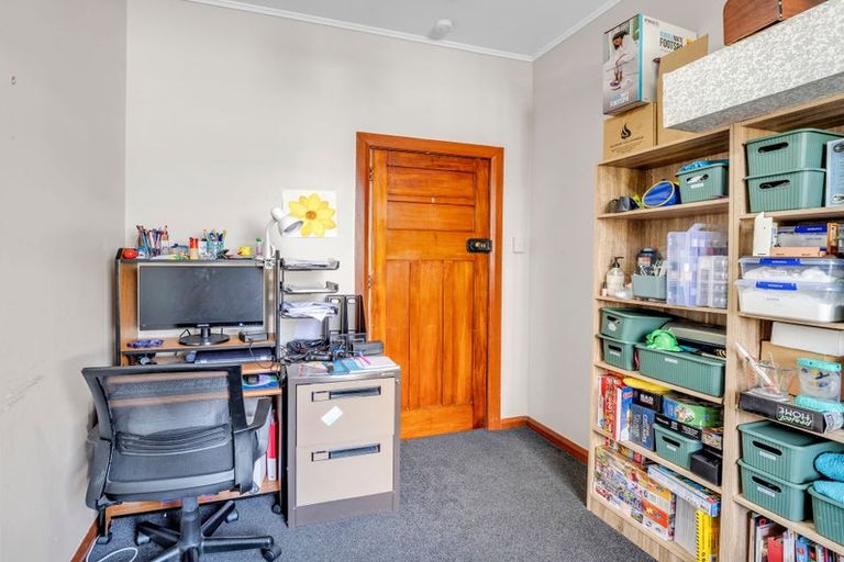 Photo of property in 6 Fairs Road, Milson, Palmerston North, 4414