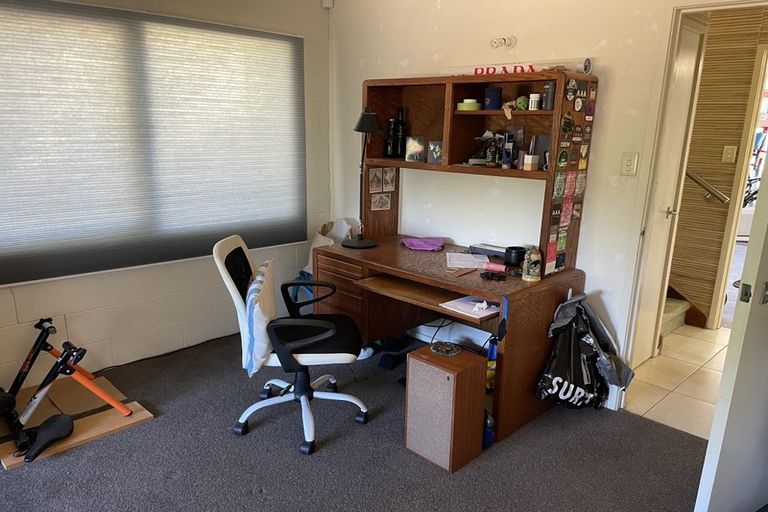 Photo of property in 27 Reynolds Place, Torbay, Auckland, 0630